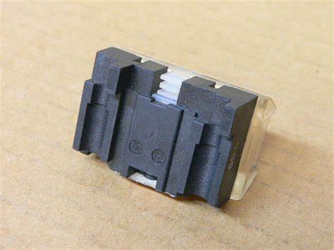 Allen Bradley Button 800T/H Operators Contact Block 800T-XA2 800TXA2